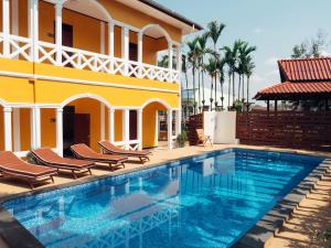 Bazén v ubytování Le Jardin Hotel nebo v jeho okolí