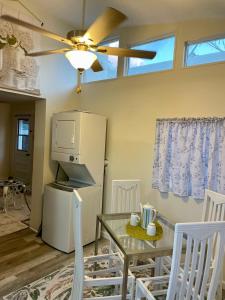 Kuchyň nebo kuchyňský kout v ubytování La Casita on Antique Row