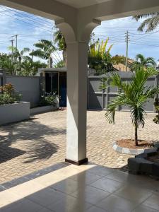 Κήπος έξω από το Masaki Comfort I Dar es Salaam, Tanzania