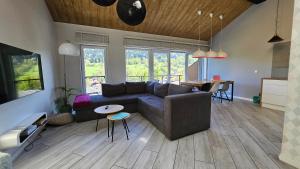 Posedenie v ubytovaní Apartament Sun House SAUNA KOMINEK SKRZYCZNE
