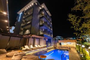 Bazén v ubytování Hotel Piramida nebo v jeho okolí + 159 fotografií