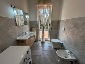 Koupelna v ubytování BGY-CITY Confortevole appartamento nel BORGO + 24 fotografií