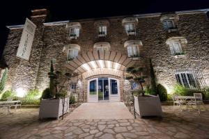 Фасад або вхід у Hôtel L'Abbaye