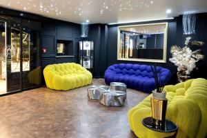 Зона вітальні в Hôtel L'Abbaye
