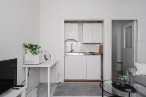 Dapur atau dapur kecil di Comfy Studio in Central Helsinki