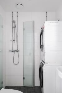 Bilik mandi di Comfy Studio in Central Helsinki