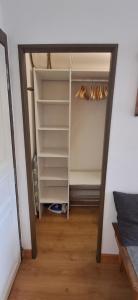 Imagen de la galería de 2 Chambres dans maison de caractère, en La Possonnière 19 fotos más