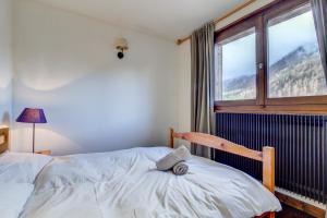 Fotografie z fotogalerie ubytování Self Catered Chalet with Indoor Pool v destinaci Essert-Romand