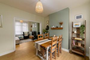 Imagen de la galería de 2 BR Neutral Sanctuary - 27 Min To Cardiff Castle, en Cardiff 11 fotos más