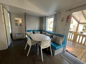 Galeriebild der Unterkunft F033 - Bungalow 6 personnes 3 chambres in Boofzheim + 7 Fotos