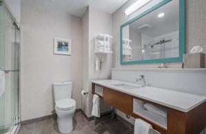 Hampton Inn Morro Bay的一间浴室