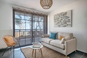 Χώρος καθιστικού στο Bel appartement pour 4 face mer