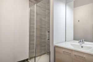 Ένα μπάνιο στο Bel appartement pour 4 face mer +10 φωτογραφίες