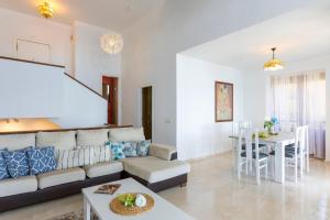 Χώρος καθιστικού στο Todimer Luxury Villa Herradura