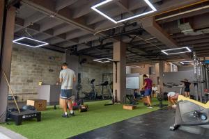 Fitness centrum a/nebo fitness zařízení v ubytování Stadio Haven Rosa Negra Cozy Suite
