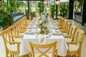 Restauracja lub miejsce do jedzenia w obiekcie Columbus Rowy
