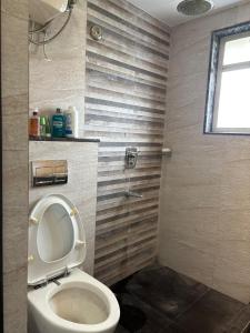 Bilik mandi di Premium Appartment at Ballygunge-Kolkata +22 gambar