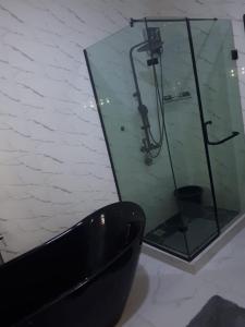 Koupelna v ubytování 4 bedroom semi-detached in ikate