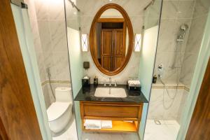 Koupelna v ubytování Imperial Hotel Lạng Sơn