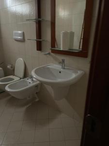 Ένα μπάνιο στο Maya's home Tirana