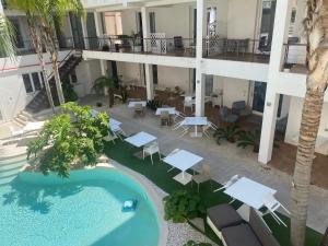 Bazén v ubytování Lilly Apartment resort nebo v jeho okolí