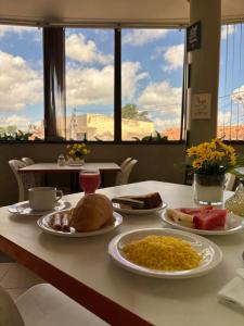 Comida no hotel ou em algum lugar perto