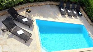 Gallery image of Villa Aria MALINSKA with heated pool and FREE E-bikes in Sveti Anton