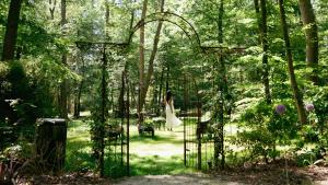 Zahrada ubytování Château Jeanne & The Forest - Château de Montvillargenne