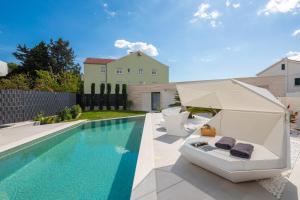Πισίνα στο ή κοντά στο Luxury Apartment Sunray