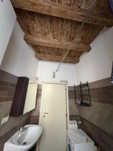 Bilik mandi di Casa accogliente sul naviglio