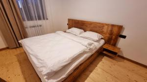Ліжко або ліжка в номері Apart hotel In DIlijan , Designed by Khi