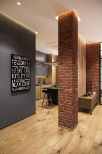 Зона вітальні в Apart hotel In DIlijan , Designed by Khi