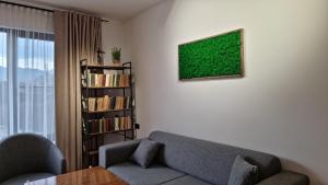Зона вітальні в Apart hotel In DIlijan , Designed by Khi