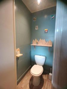 Et badeværelse på La maison aux lilas + 6 billeder