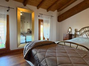 Una cama o camas en una habitación de DD Clara Bed And Breakfast