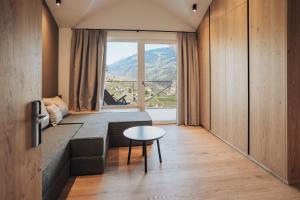 Nespecifikovaný výhled na hory nebo výhled na hory při pohledu z hotelu