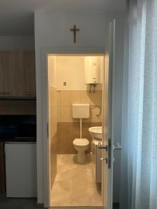 Koupelna v ubytování Studio apartman Štefanija