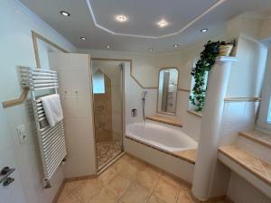 A bathroom at Haus Zangerl