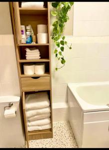 Ένα μπάνιο στο Waterfoot Escape +13 φωτογραφίες