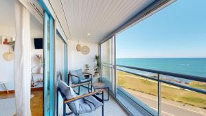 Γενική θέα στη θάλασσα ή θέα στη θάλασσα από  αυτό το διαμέρισμα