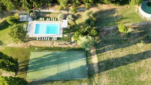 Tenis a/nebo squash v ubytování Locanda di Praticino nebo okolí