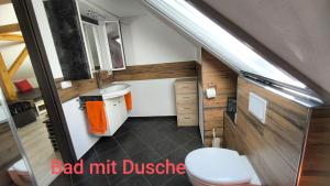 Ένα μπάνιο στο Ferienwohnung Traumblick +17 φωτογραφίες