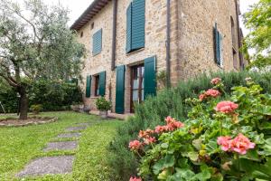 Κήπος έξω από το Casa Leonardo, Montaione, Mura