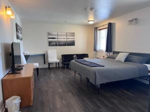 Postel nebo postele na pokoji v ubytování Snohomish Inn