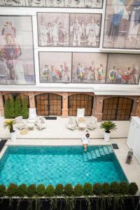 Bazén v ubytování Illa Experience Hotel nebo v jeho okolí