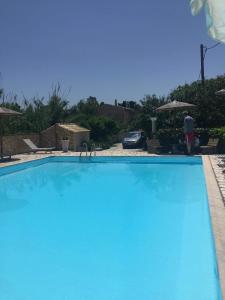 Πισίνα στο ή κοντά στο Dorelias 2 +17 φωτογραφίες