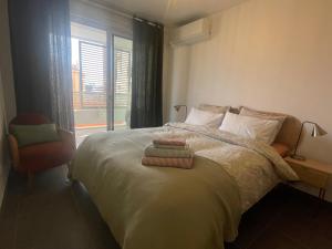 Postel nebo postele na pokoji v ubytování Cannes, appartement avec parking+terrasse, Croisette à pied!