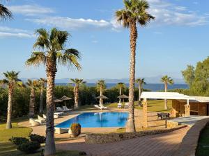 Hồ bơi trong/gần Blue Angel Villa Luxury Seafront Estate