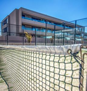 Tenis a/nebo squash v ubytování ENJOYTHEMOMENT Sotavento Suites nebo okolí