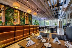 Restaurace v ubytování Radisson Blu Plaza El Bosque Santiago